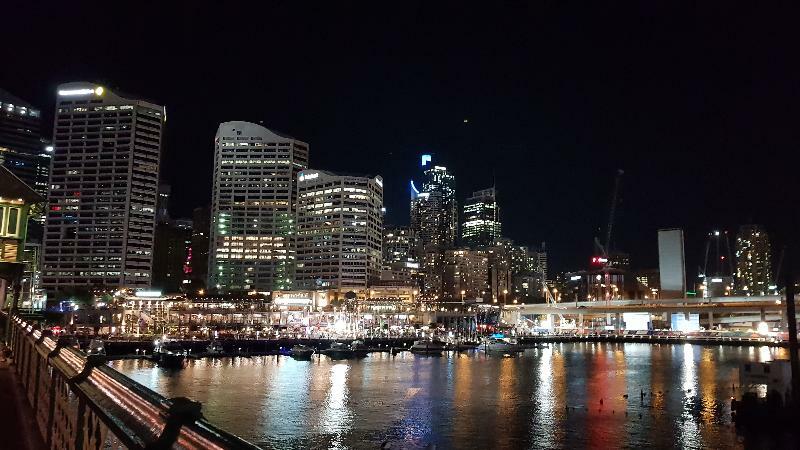 Liv Arena Apartments Darling Harbour Сідней Екстер'єр фото