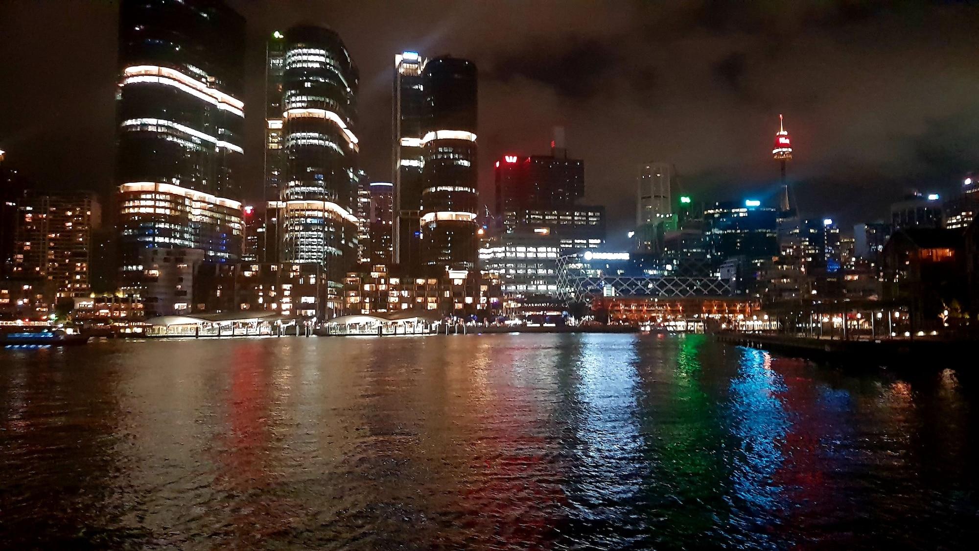 Liv Arena Apartments Darling Harbour Сідней Екстер'єр фото